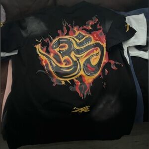 Hellstar fire om t-shirt